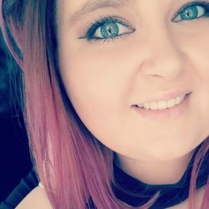 Meet your Posher, Caitlin